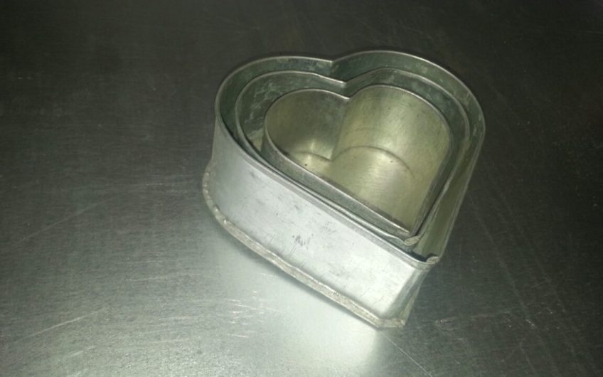 Baking Tins Round/Heart/Square Tin Cakes/Bread-All Sizes{Aluminium & Alu-zinc}